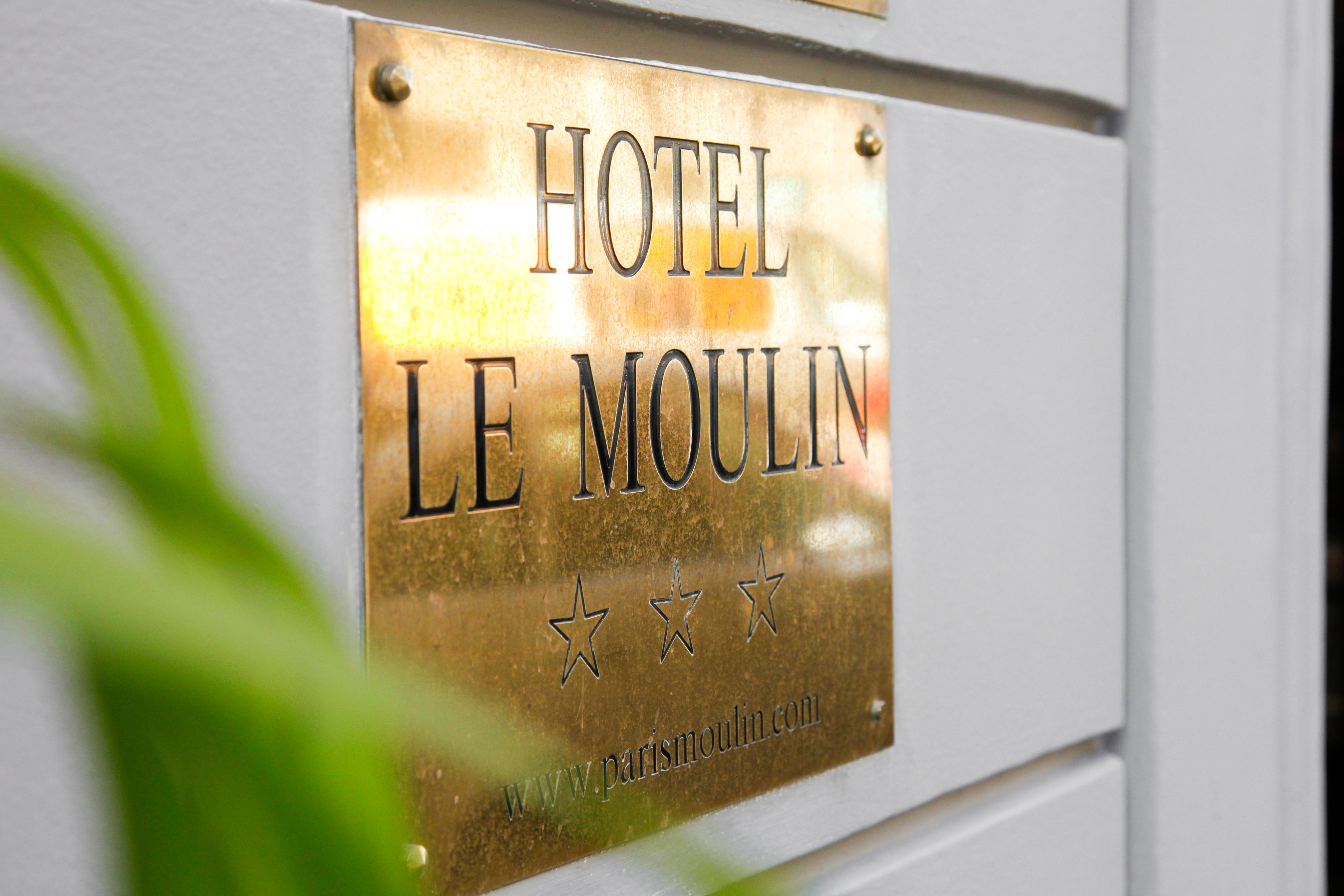 Hotel Moulin Plaza Париж Екстериор снимка